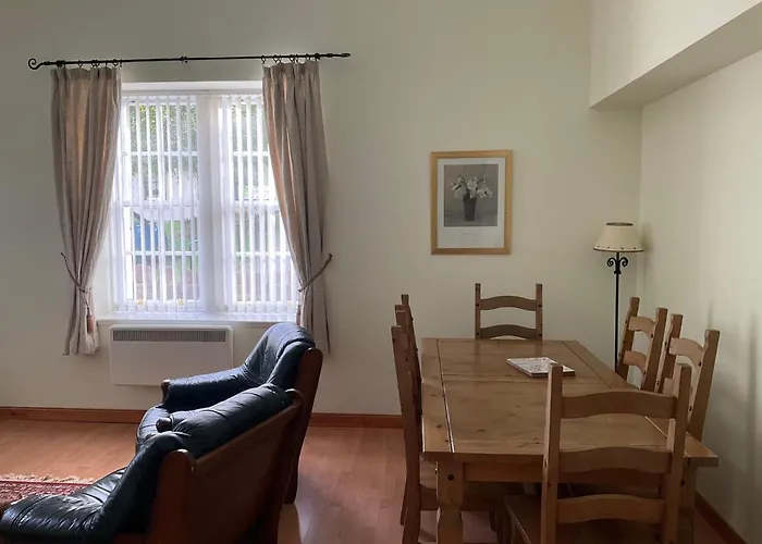 Courtyard Cottage Free Parking
